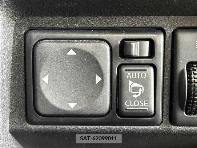 Nissan JUKE 2012-01 273980-5