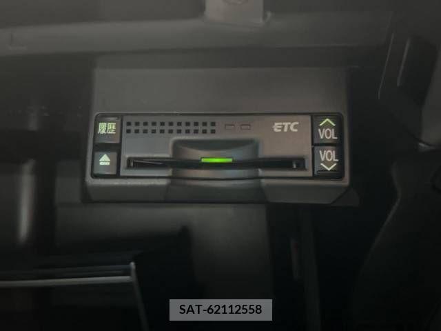Lexus CT 2011-08 223736-3
