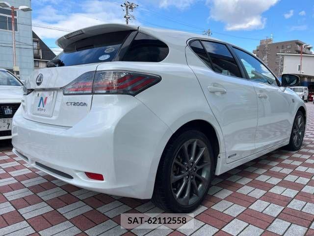 Lexus CT 2011-08 223736-15