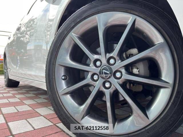 Lexus CT 2011-08 223736-12
