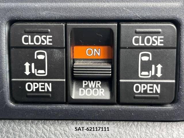 Toyota VOXY 2014-08 321403-4