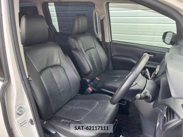 Toyota VOXY 2014-08 321403-11