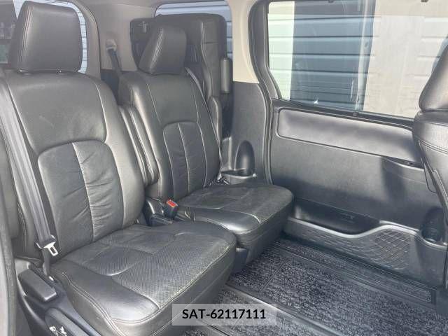 Toyota VOXY 2014-08 321403-12
