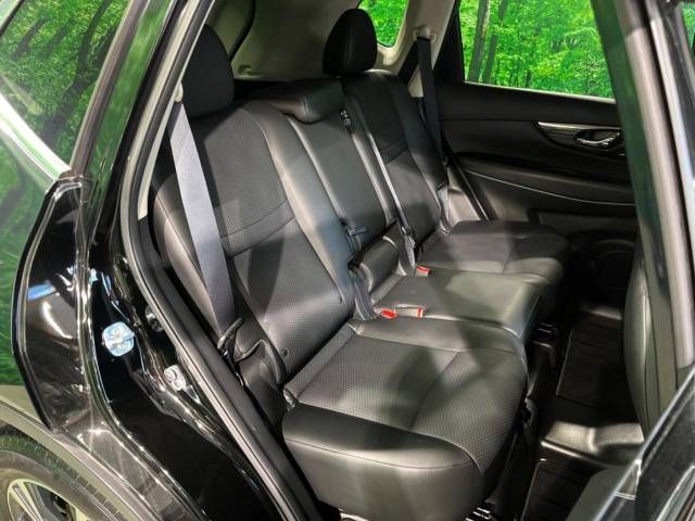 Nissan X-TRAIL 2018-02 23852-9