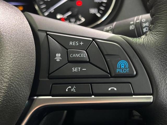 Nissan X-TRAIL 2018-02 23852-3