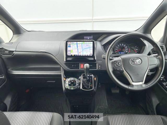 Toyota VOXY 2018-01 289227-1