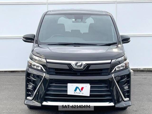 Toyota VOXY 2018-01 289227-14