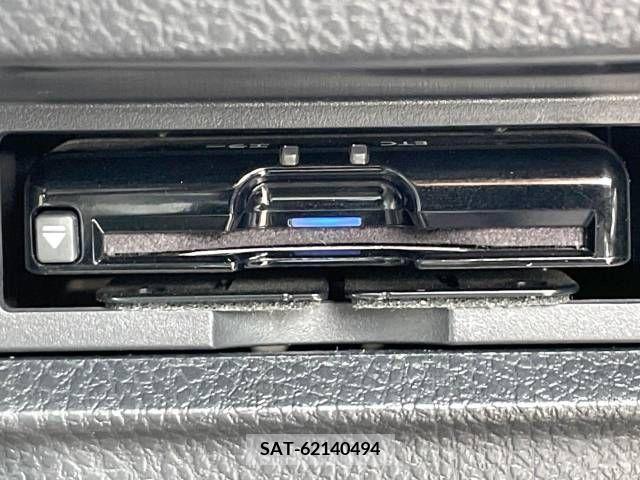 Toyota VOXY 2018-01 289227-6