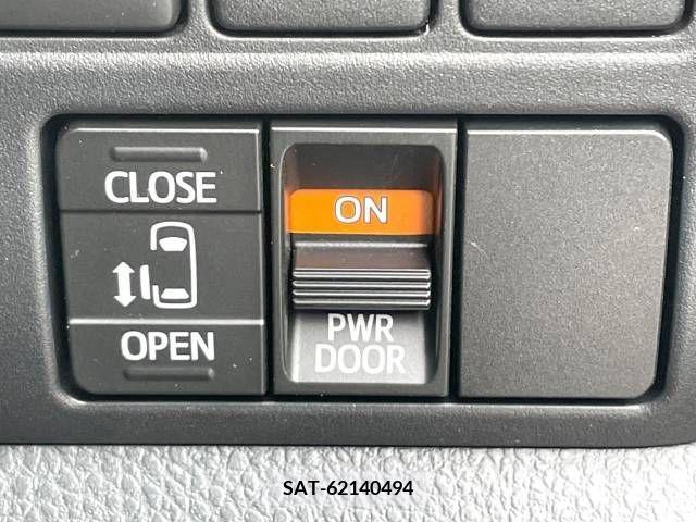 Toyota VOXY 2018-01 289227-4