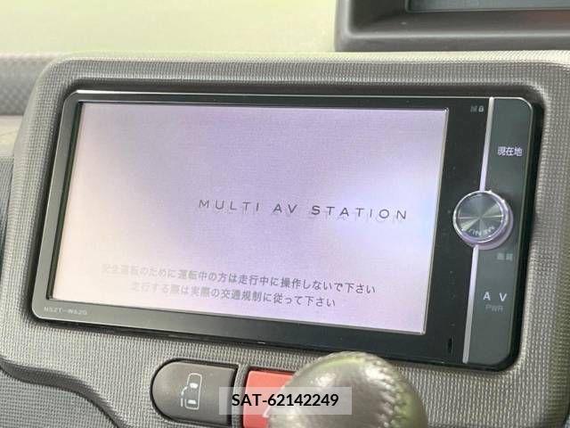 Toyota SPADE 2013-11 394264-3