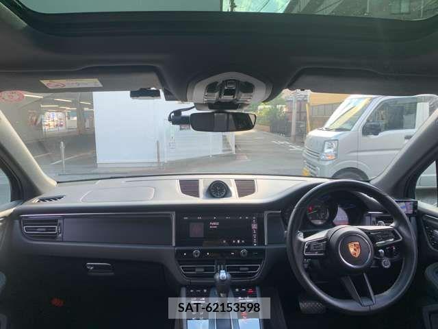 Porsche MACAN 2022-02 366250-2