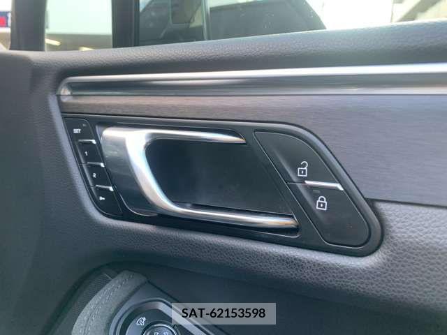 Porsche MACAN 2022-02 366250-17