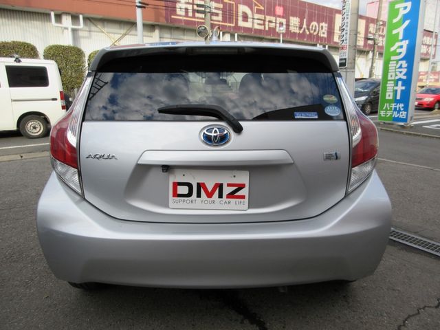 Toyota AQUA 2016-08 196634-3