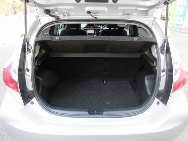 Toyota AQUA 2016-08 196634-13