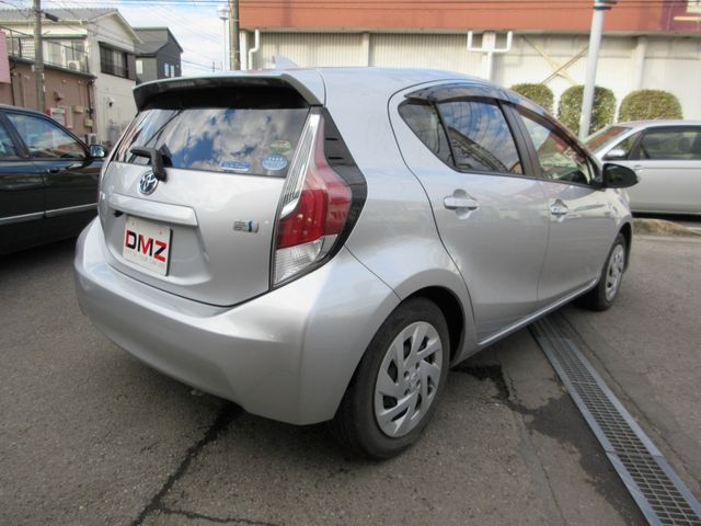Toyota AQUA 2016-08 196634-5