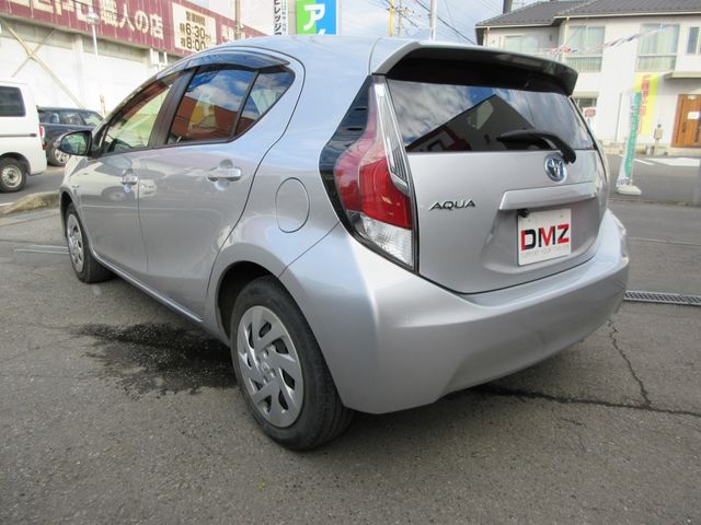 Toyota AQUA 2016-08 196634-4