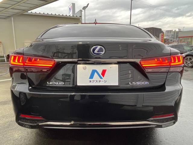 Lexus LS 2021-05 194438-13