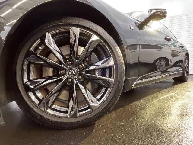 Lexus LS 2021-05 194438-15