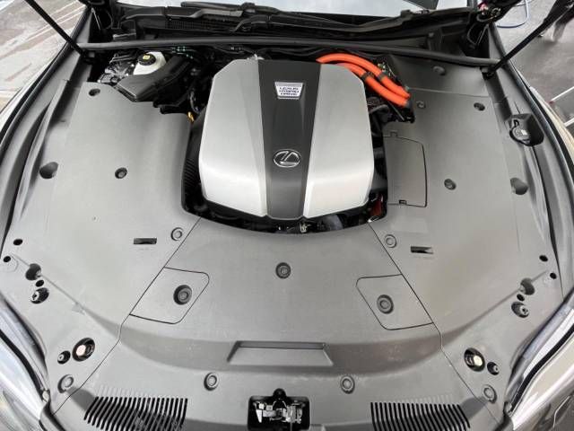 Lexus LS 2021-05 194438-18