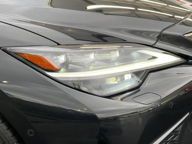 Lexus LS 2021-05 194438-14