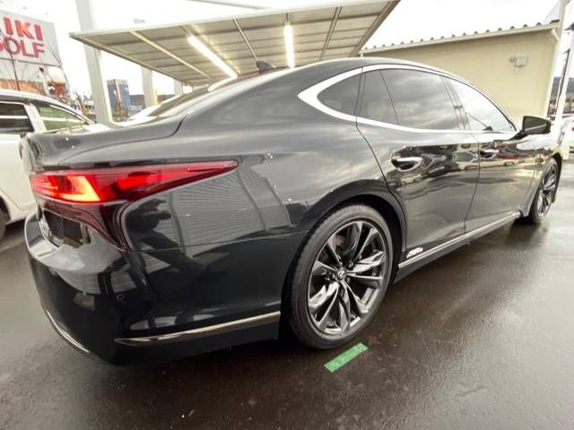 Lexus LS 2021-05 194438-17