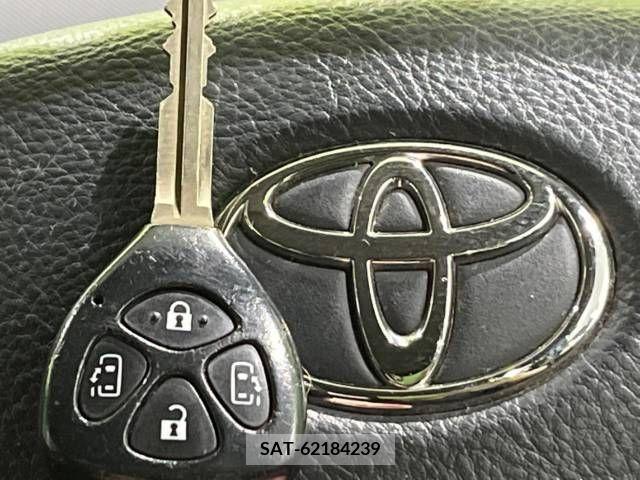 Toyota VOXY 2005-09 289173-7