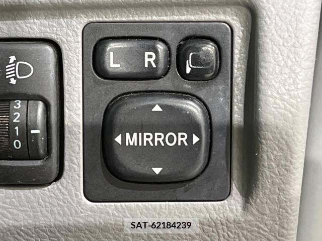 Toyota VOXY 2005-09 289173-6