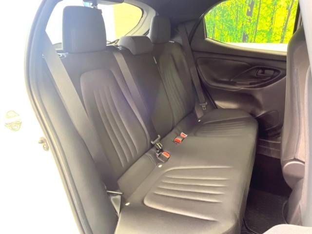 Toyota YARIS 2021-12 191448-9