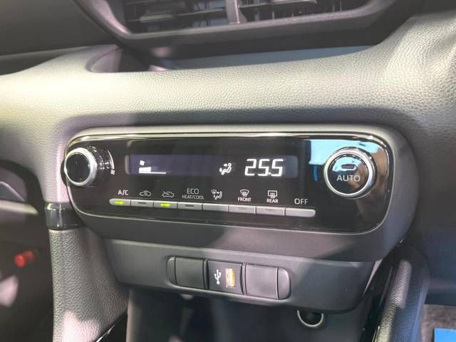 Toyota YARIS 2021-12 191448-6