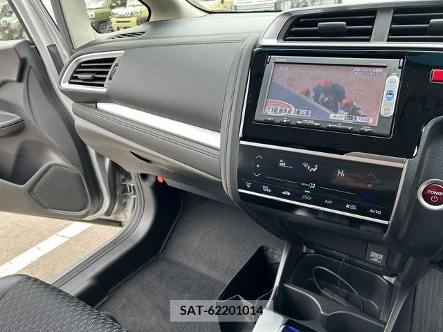Honda FIT HYBRID 2013-12 269696-9