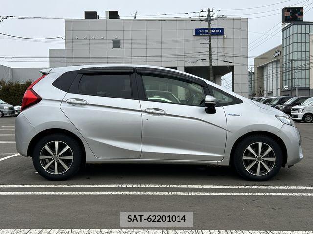 Honda FIT HYBRID 2013-12 269696-2