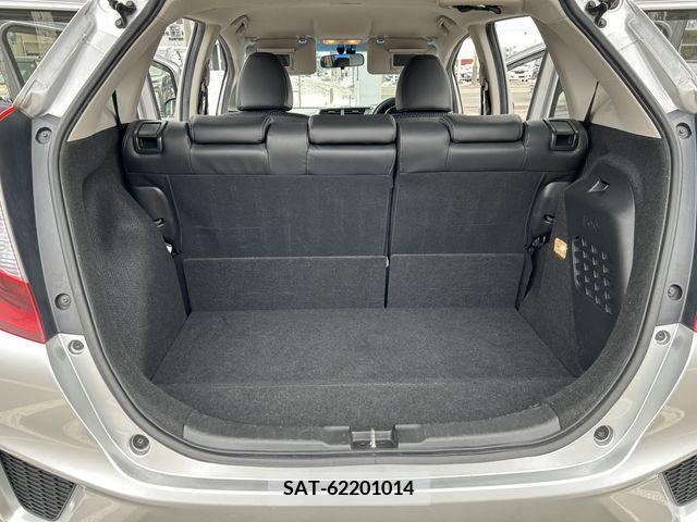 Honda FIT HYBRID 2013-12 269696-24