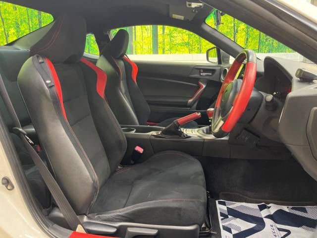 Toyota 86 2012-05 7023-8
