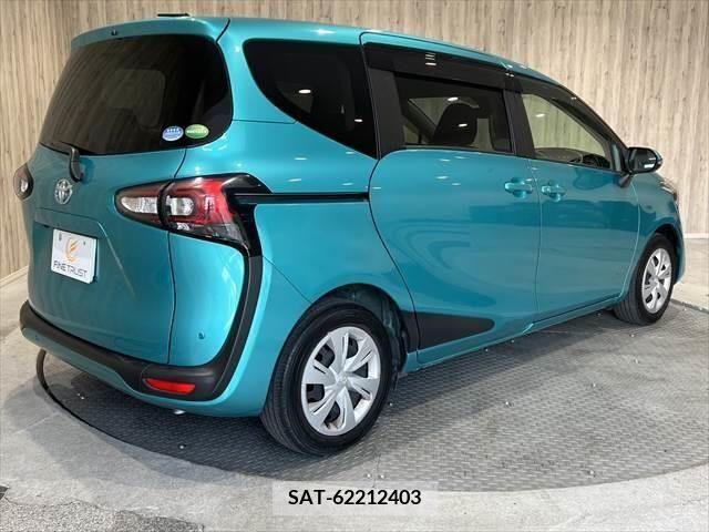 Toyota SIENTA 2018-10 330360-19