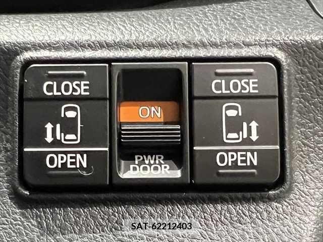 Toyota SIENTA 2018-10 330360-5