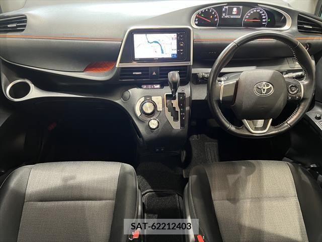 Toyota SIENTA 2018-10 330360-1