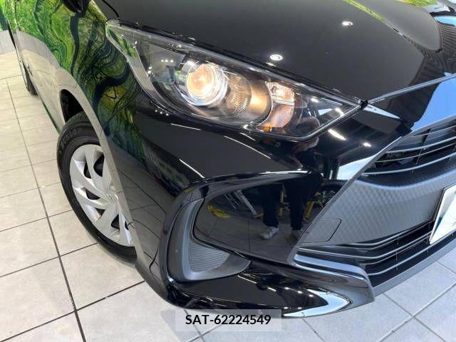 Toyota YARIS 2023-06 371481-12