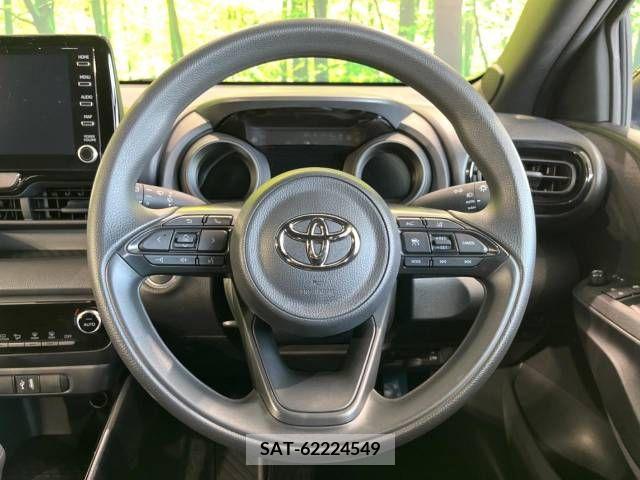 Toyota YARIS 2023-06 371481-11