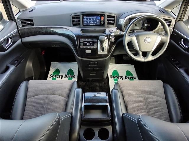 Nissan ELGRAND 2012-06 541-9
