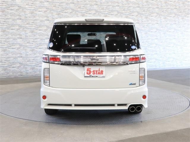 Nissan ELGRAND 2012-06 541-7