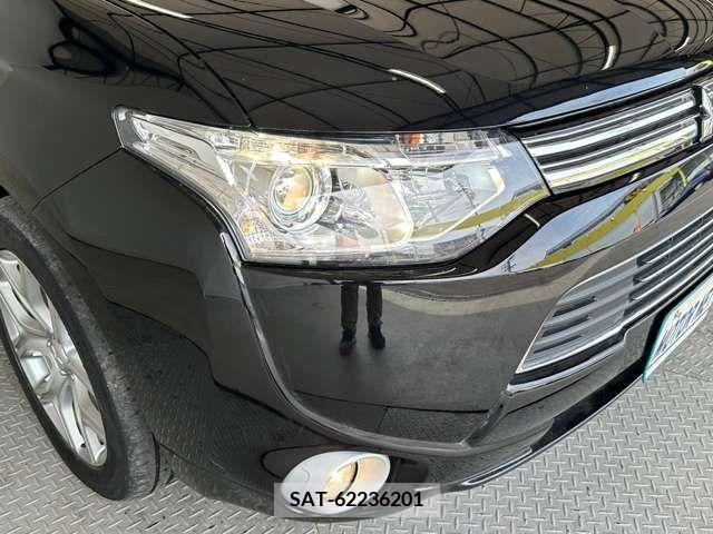 Mitsubishi OUTLANDER PHEV 2013-03 281122-8