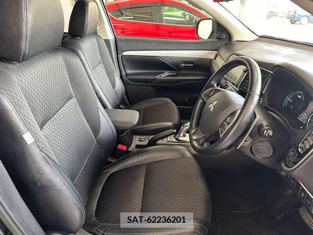 Mitsubishi OUTLANDER PHEV 2013-03 281122-19