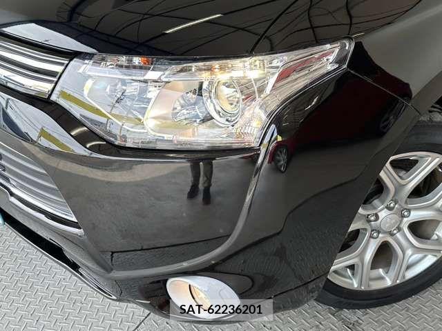 Mitsubishi OUTLANDER PHEV 2013-03 281122-5
