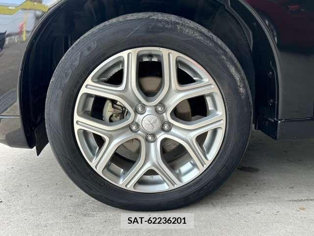 Mitsubishi OUTLANDER PHEV 2013-03 281122-16