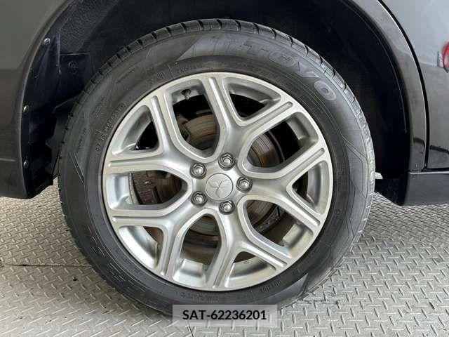 Mitsubishi OUTLANDER PHEV 2013-03 281122-14