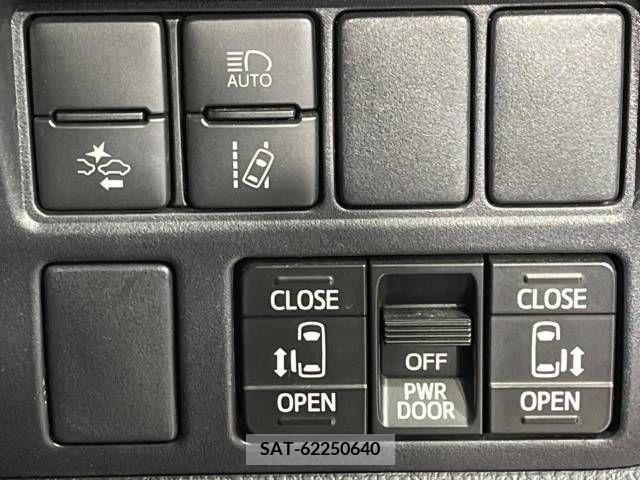 Toyota NOAH 2019-08 232921-3
