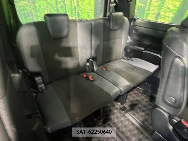Toyota NOAH 2019-08 232921-12