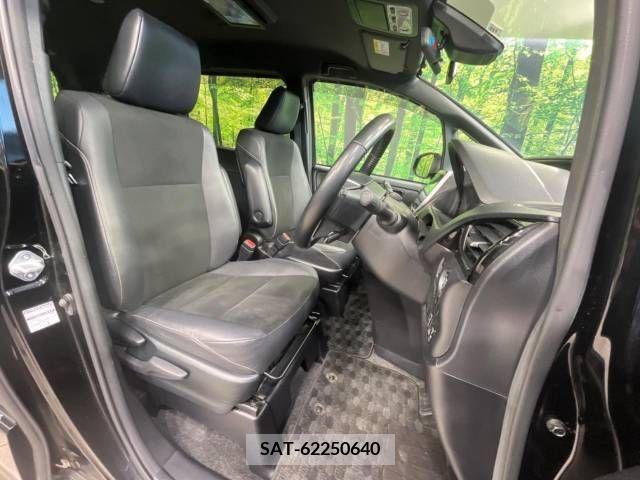 Toyota NOAH 2019-08 232921-10