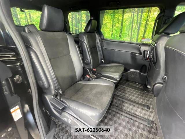 Toyota NOAH 2019-08 232921-11