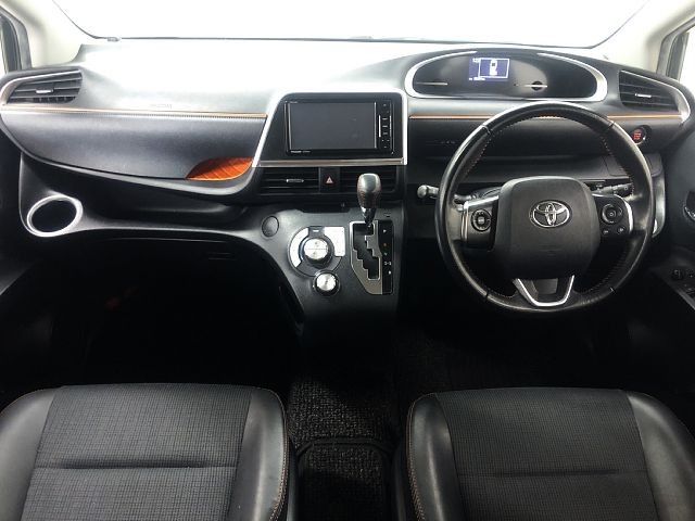 Toyota SIENTA 2018-05 24535-1